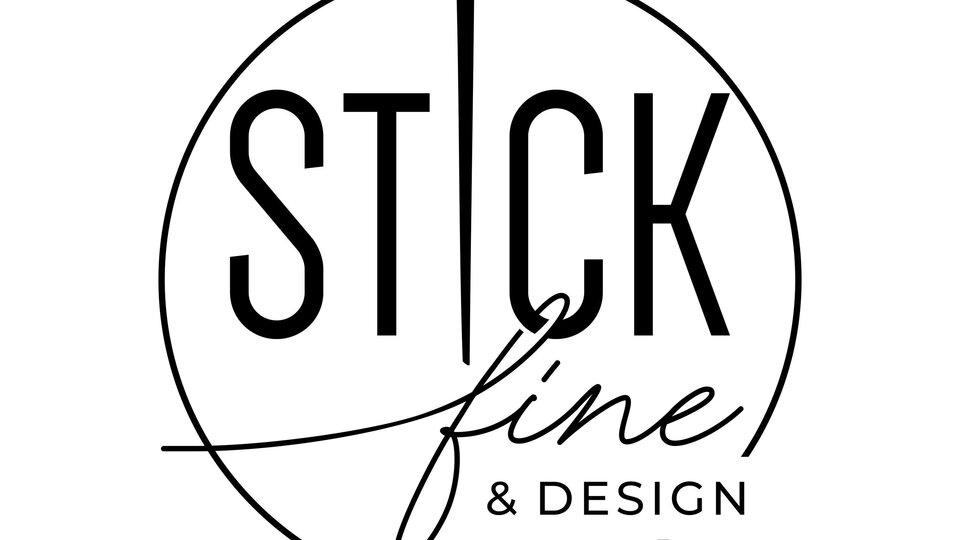 A minimalist logo with the inscription "STICK fine & DESIGN". It combines elegant fonts in black and features a needle that is creatively integrated.